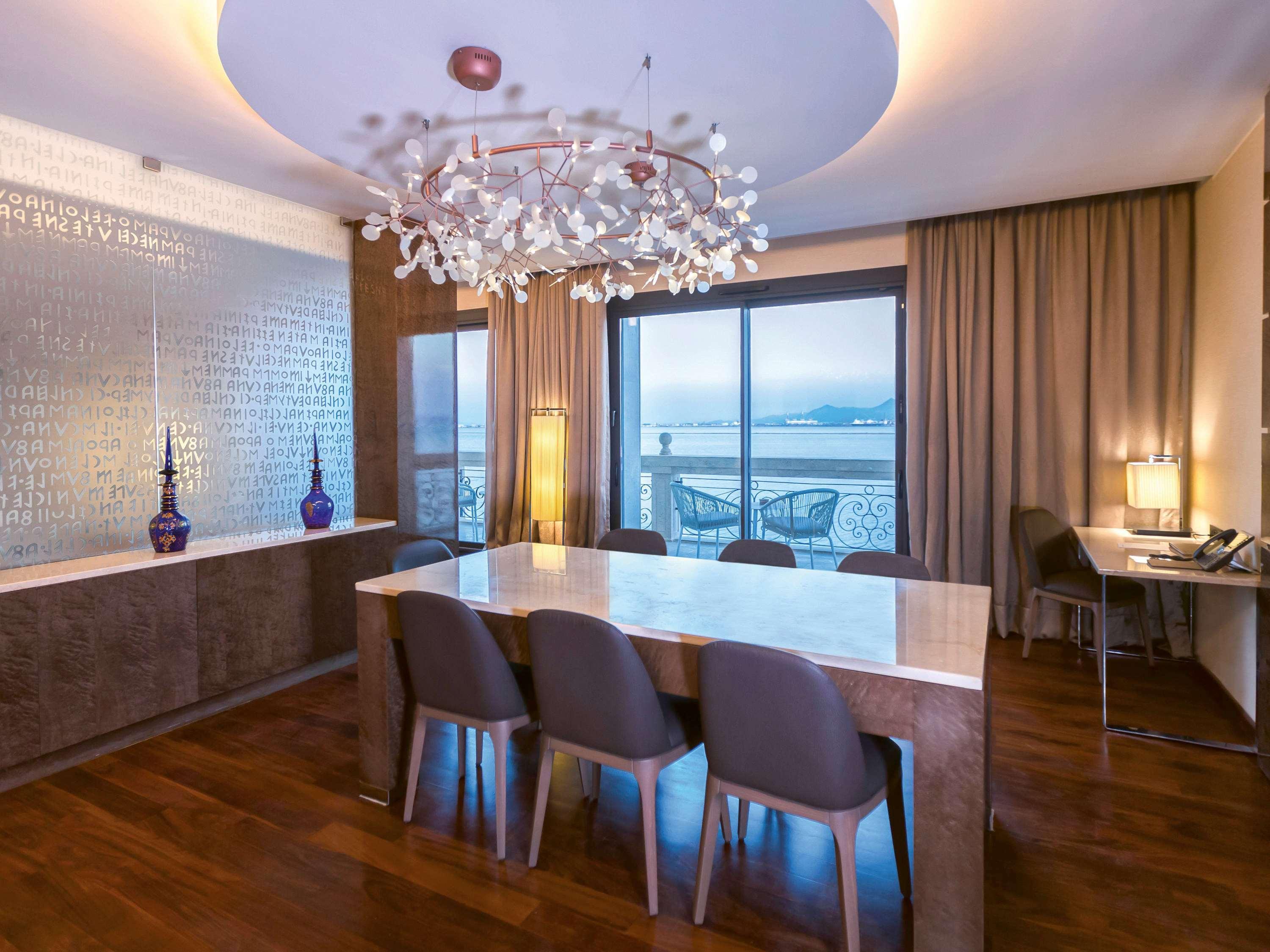 Moevenpick Hotel Du Lac Tunis Ngoại thất bức ảnh The interior of the Presidential Suite