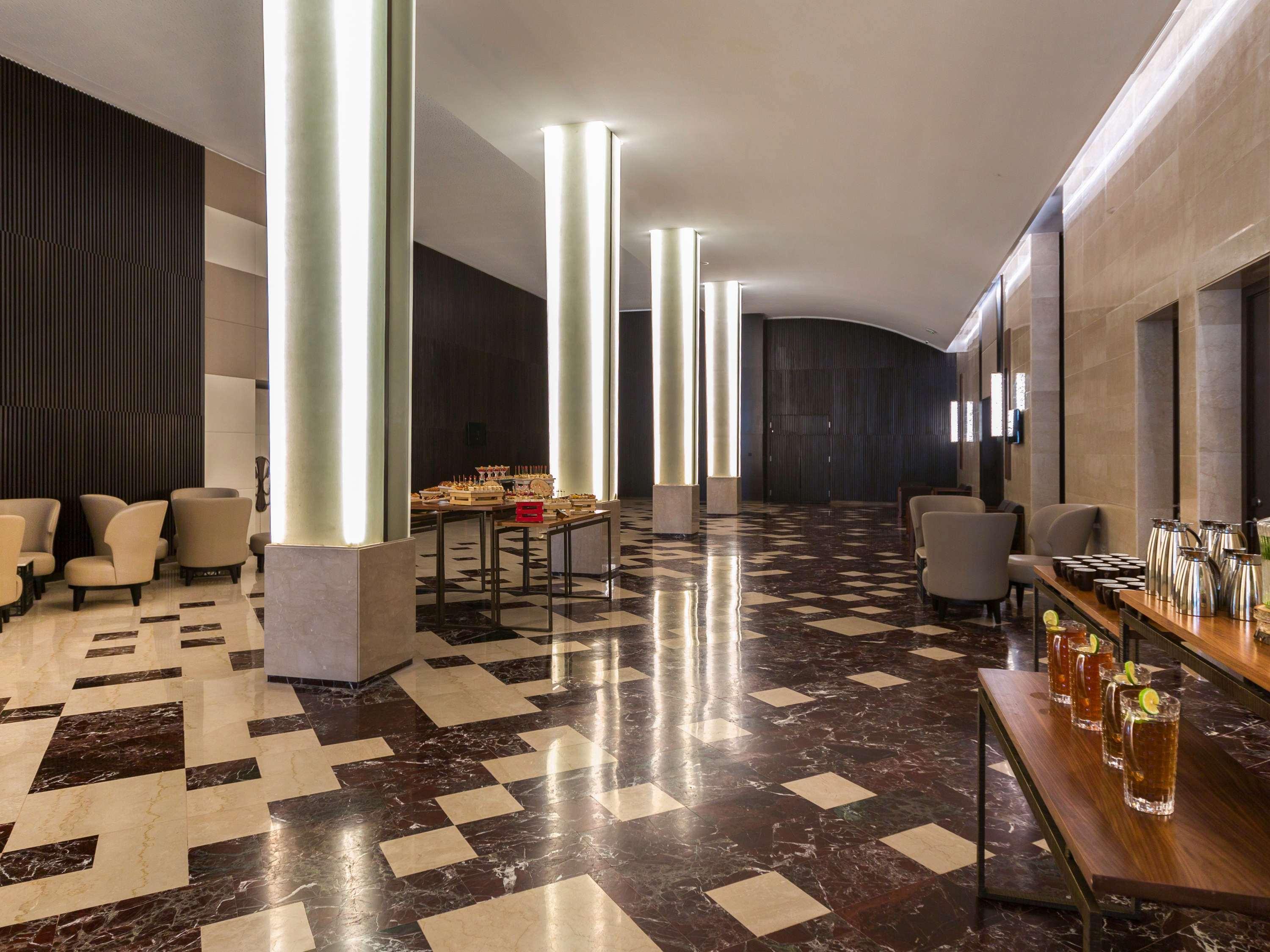 Moevenpick Hotel Du Lac Tunis Ngoại thất bức ảnh The Westin Mumbai