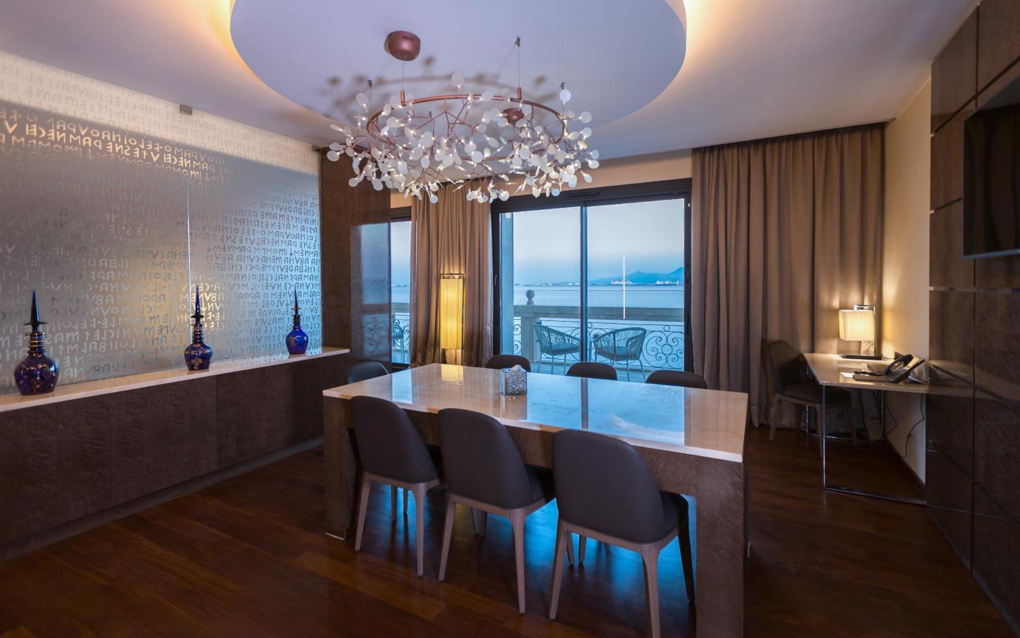Moevenpick Hotel Du Lac Tunis Ngoại thất bức ảnh A suite at the Four Seasons Hotel